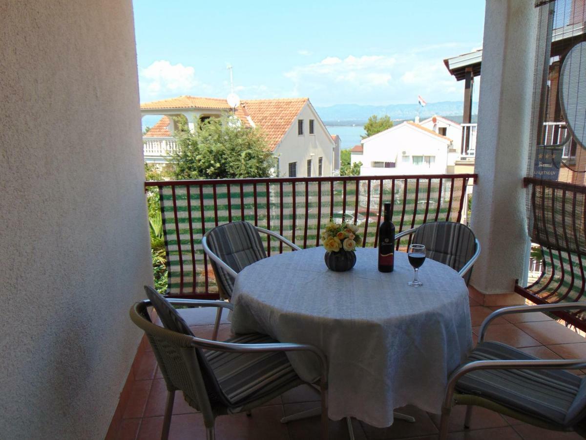 Apartment Mia Malinska Esterno foto